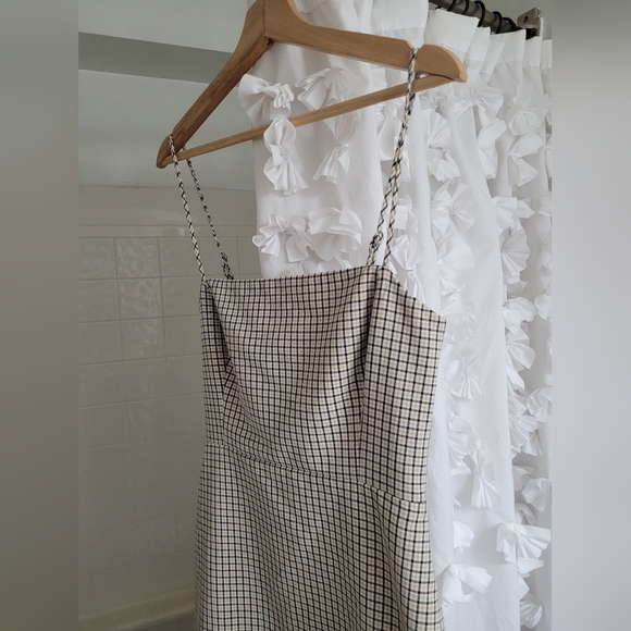 the classic mini dress - Picture 2 of 5